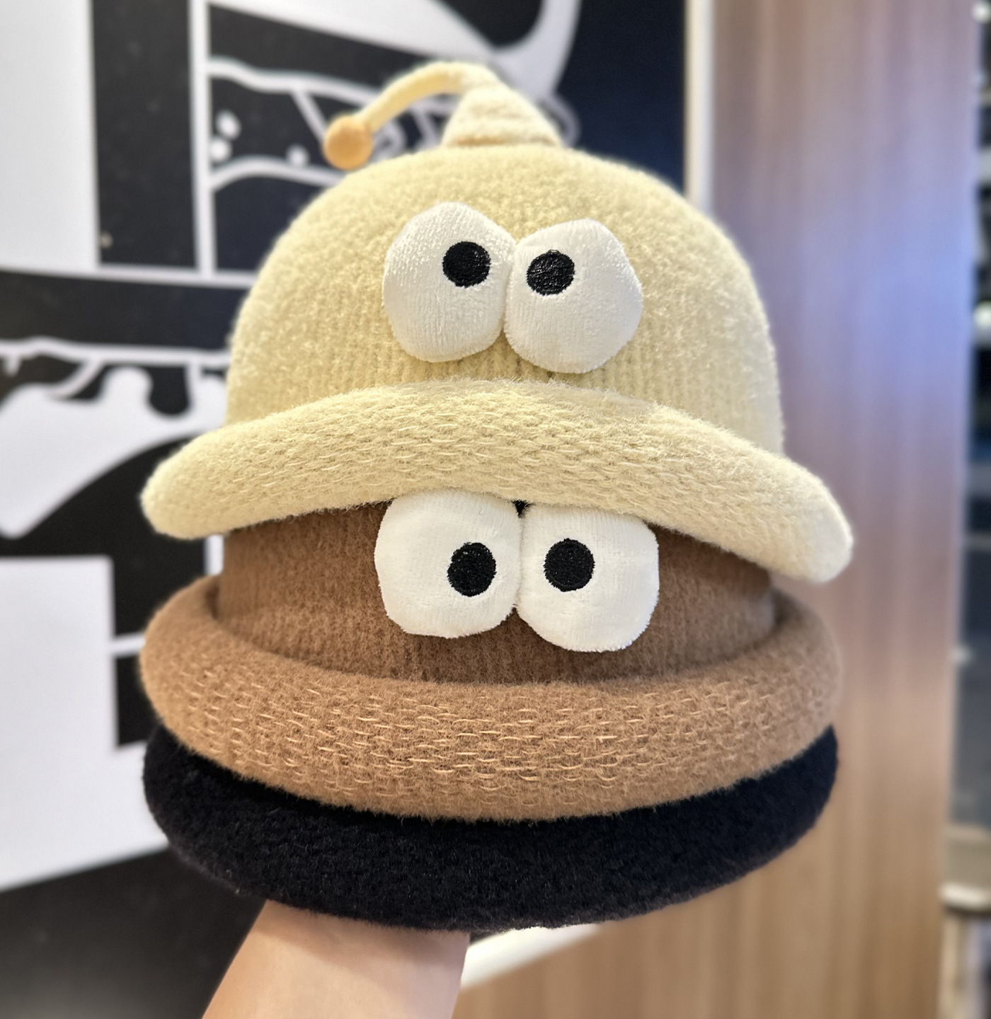 Playful Big-Eyed Garlic Knitte - Beanie Cuffed Knit reseña y precio