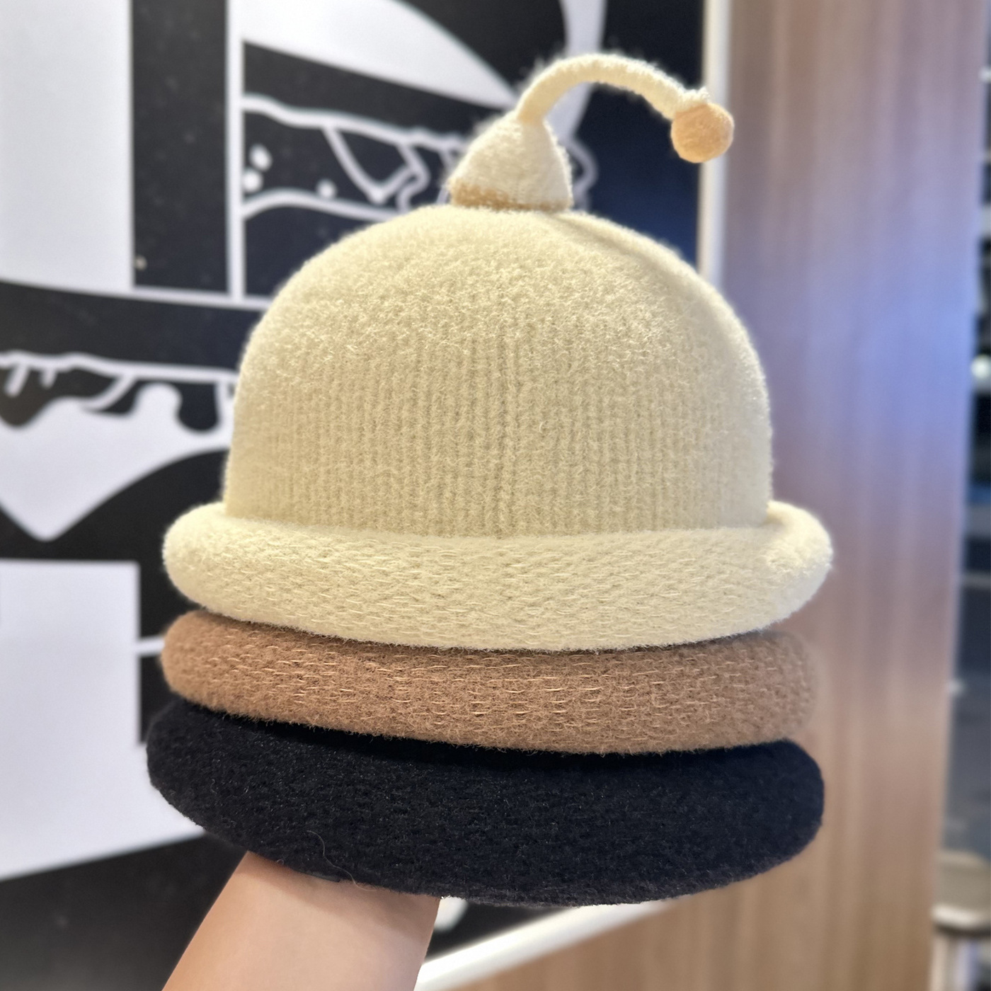 Playful Big-Eyed Garlic Knitte - Beanie Cuffed Knit reseña y precio